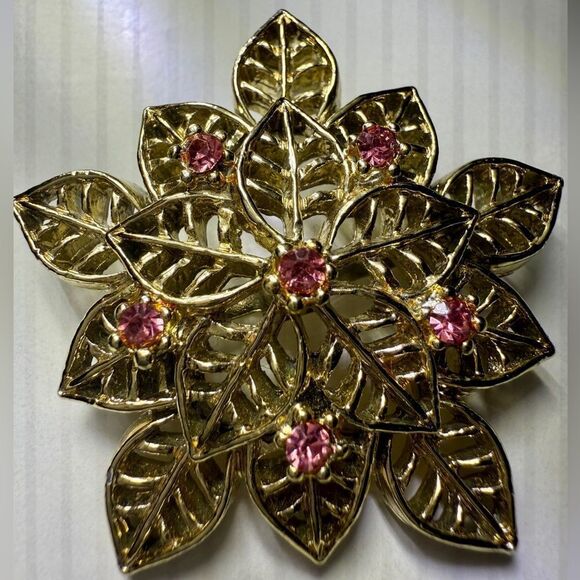 Vintage Gold Leaf Flower Brooch with Pink Crystals - Picture 11 of 17